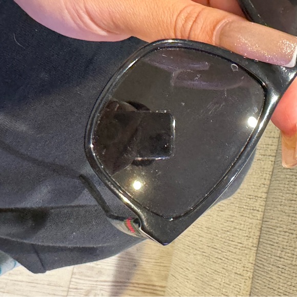 Men’s Gucci Sunglasses - Picture 7 of 9